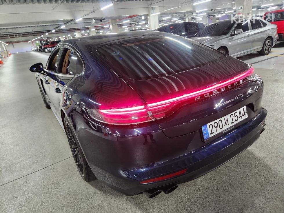 Porsche Panamera — miniaturë 16