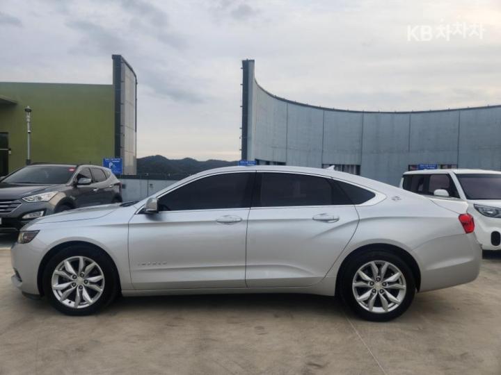 Chevrolet Impala 2.5 LT 4