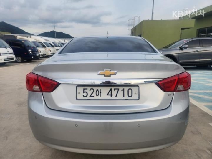 Chevrolet Impala 2.5 LT 6