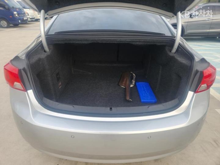 Chevrolet Impala 2.5 LT 8