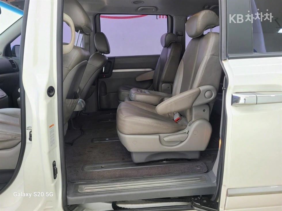2012 - kia carnival