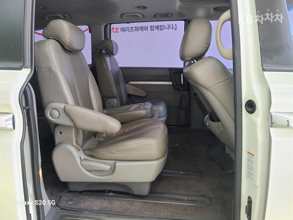 2012 - kia carnival