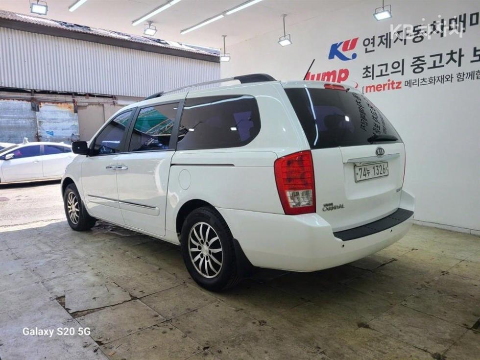 2012 - kia carnival