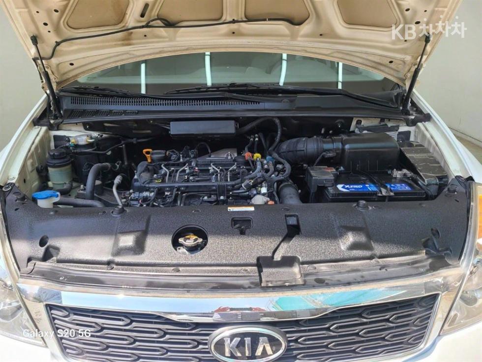 2012 - kia carnival