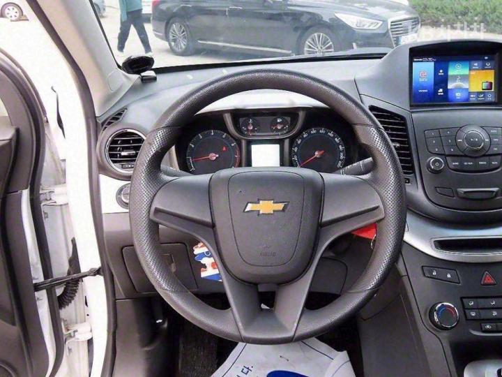 Chevrolet Orlando LPG LT Safety 9