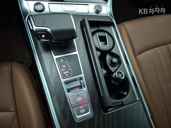 Audi A6 C8 40 TDI Premium 9