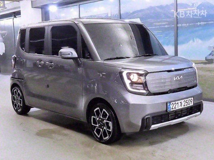 Kia Ray 1.0 Gasoline Signature - фото 1