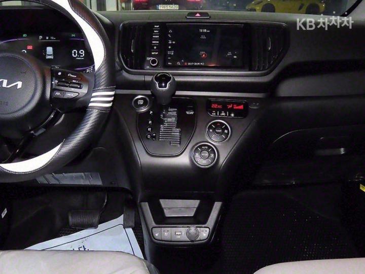 Kia Ray 1.0 Gasoline Signature - фото 12