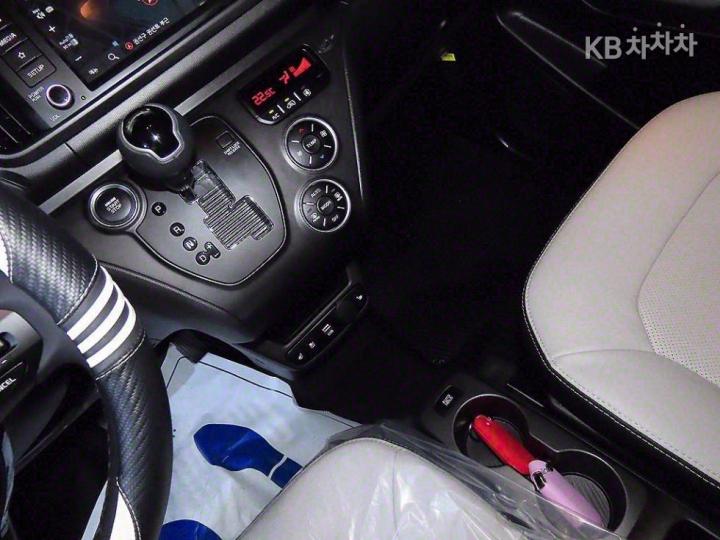 Kia Ray 1.0 Gasoline Signature - фото 13