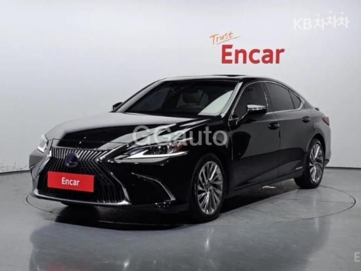 Lexus ES New Generation 300h Luxury+ 2