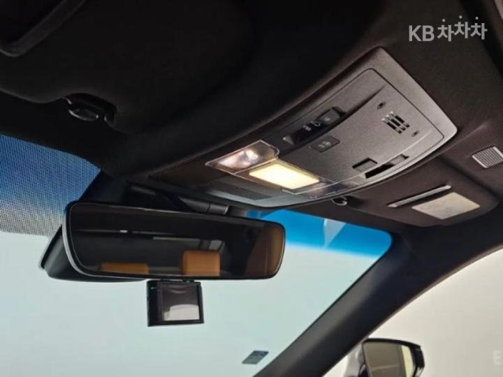 Lexus ES New Generation 300h Luxury+ 10