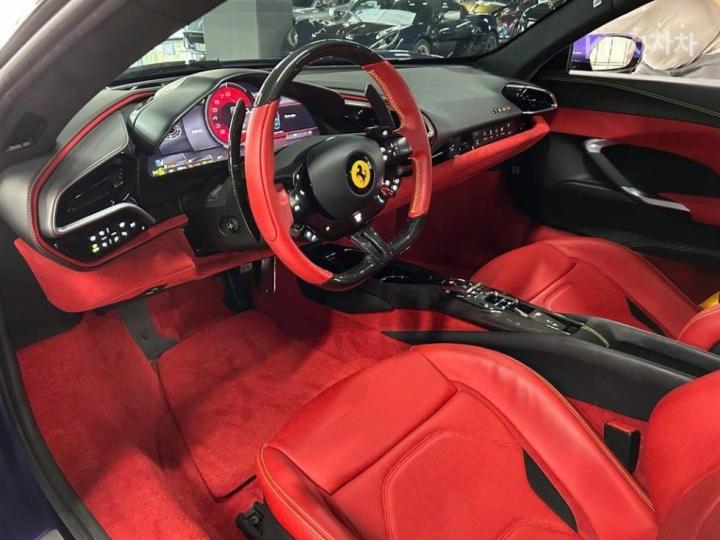 Ferrari 296 GTB 3.0 V6 Base Type 6