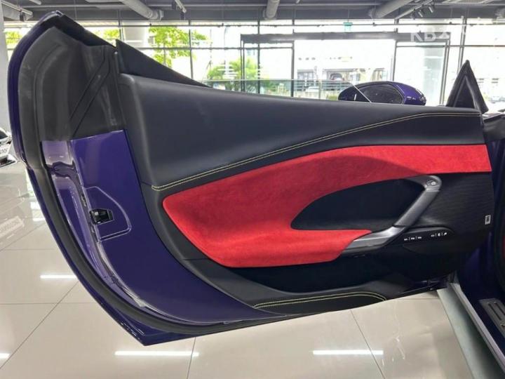 Ferrari 296 GTB 3.0 V6 Base Type 9