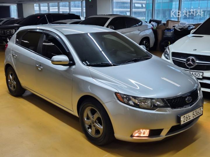 Kia Forte Hatchback 1.6 GDI Prestige Base Type 4