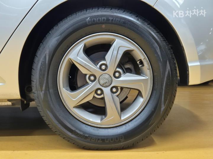 Kia Forte Hatchback 1.6 GDI Prestige Base Type 9