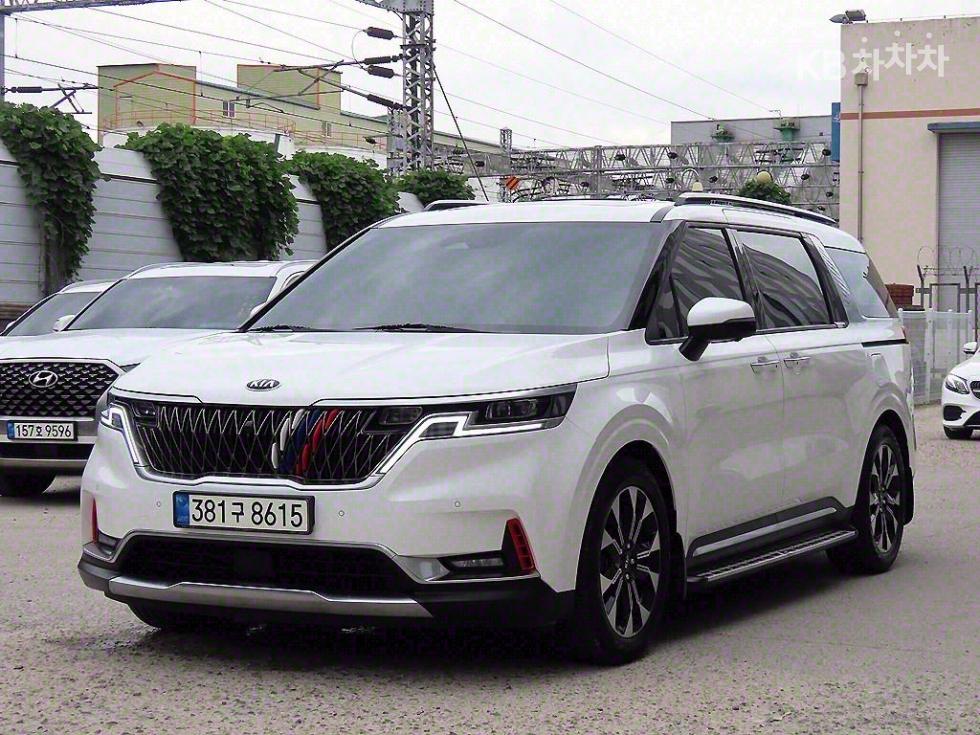 2021 - kia carnival