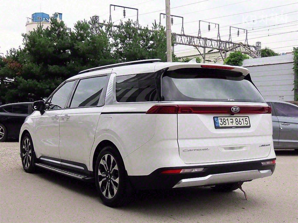 2021 - kia carnival