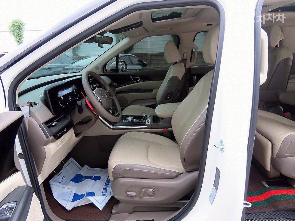 2021 - kia carnival