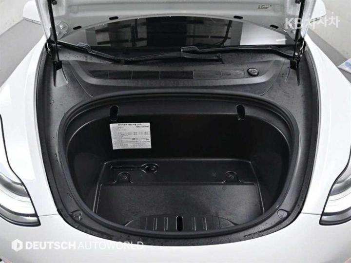 Tesla Model 3 Long Range 7