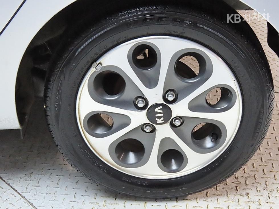 2012 - kia morning