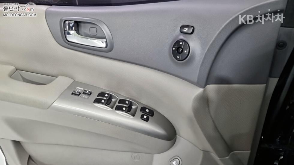 2013 - kia carnival