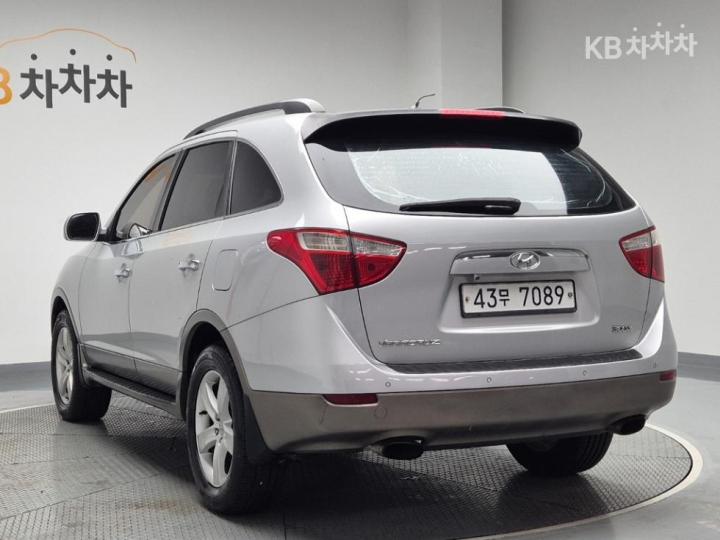 Hyundai Veracruz 2WD 300X DELUXE 3