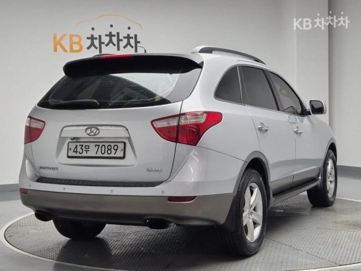 Hyundai Veracruz 2WD 300X DELUXE 4