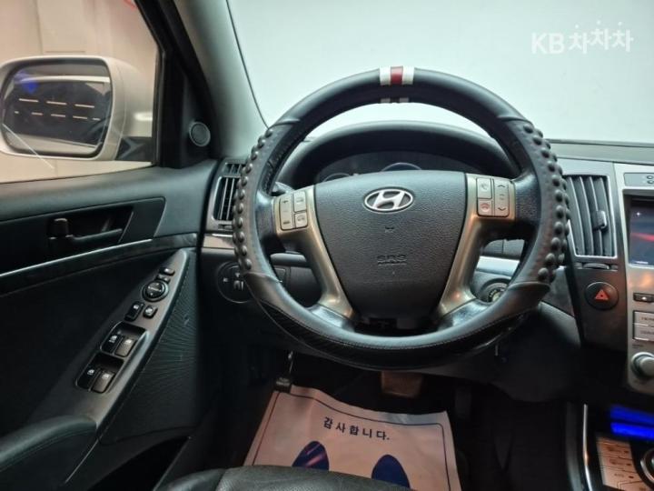 Hyundai Veracruz 2WD 300X DELUXE 10