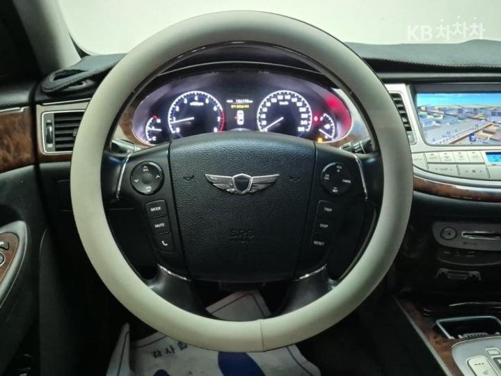 Hyundai Genesis BH330 LUXURY Base Type 7