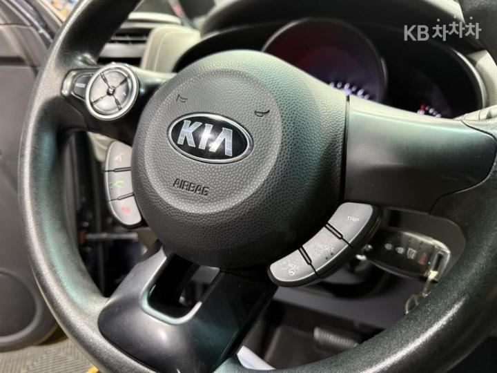 Kia Soul 1.6 GDi Luxury 6