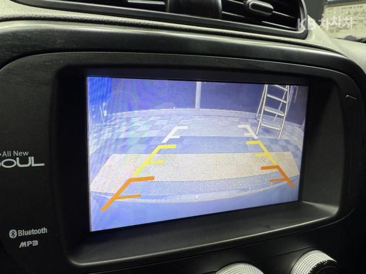 Kia Soul 1.6 GDi Luxury 9
