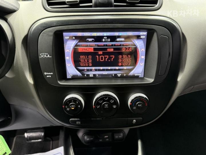 Kia Soul 1.6 GDi Luxury 10