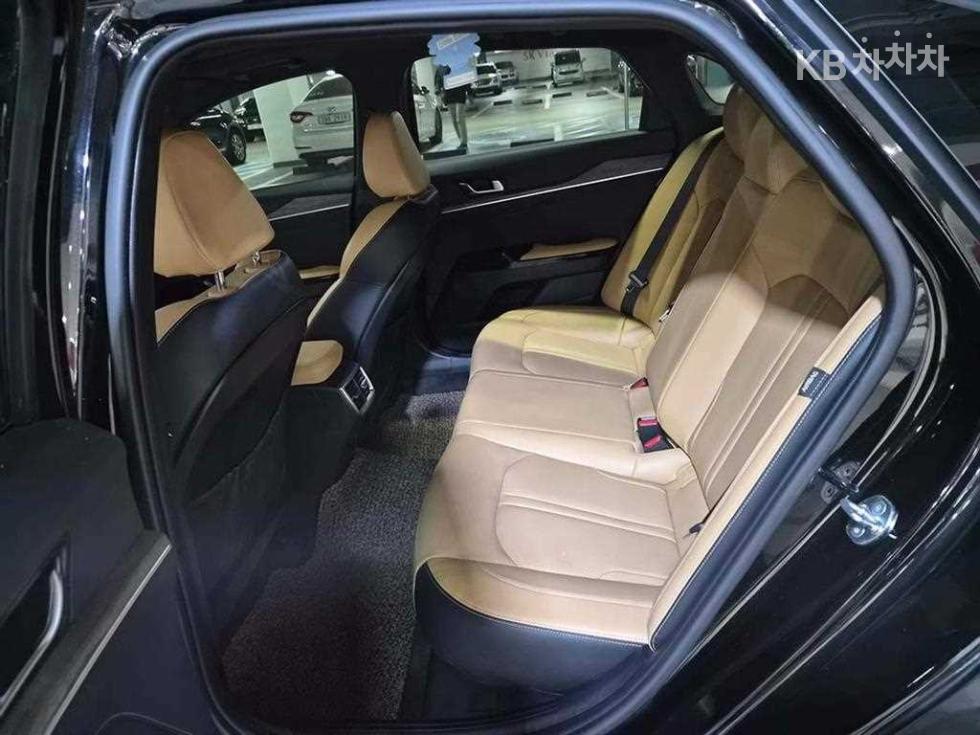 2021 - kia k5