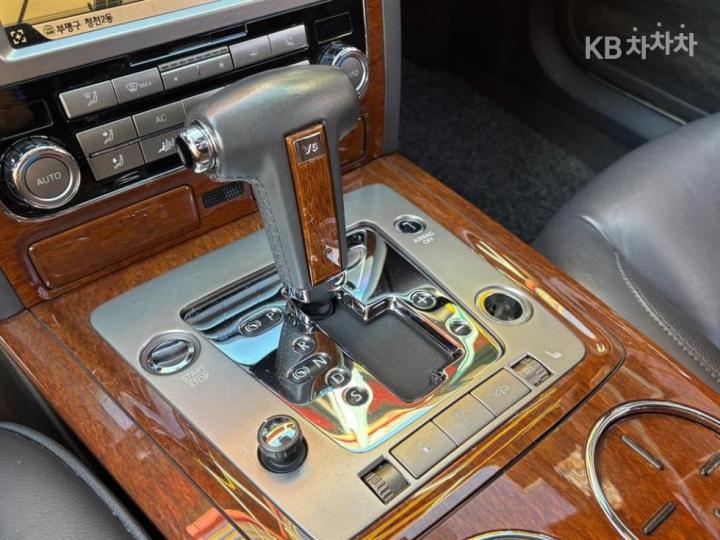 Volkswagen Phaeton 3.0 TDI V6 Diesel 10