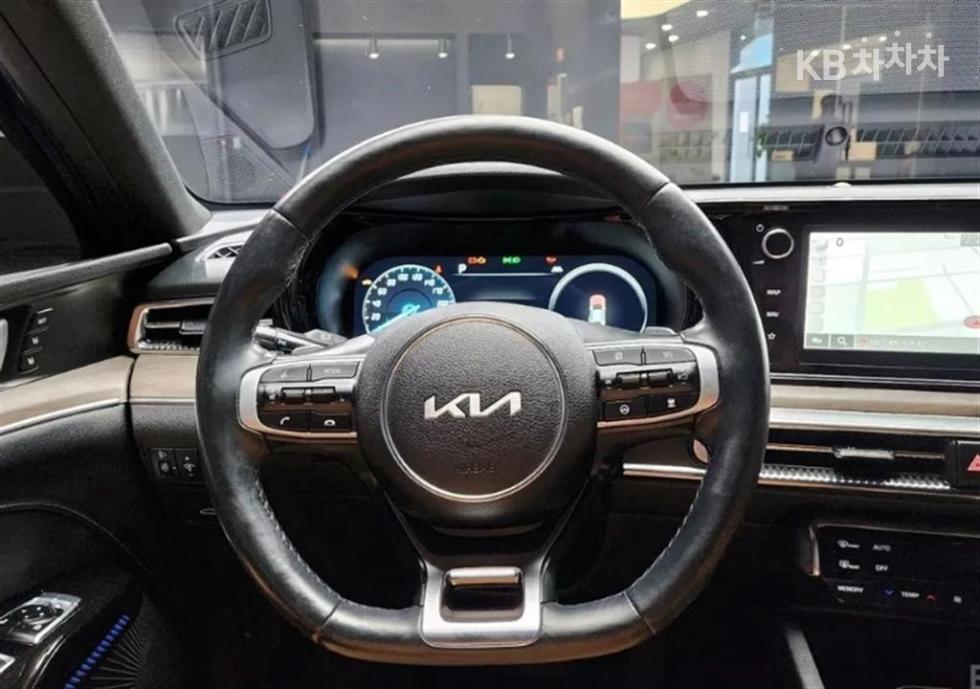 2023 - kia k5