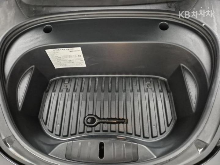 Tesla Model 3 Long Range 6