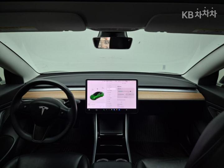 Tesla Model 3 Long Range 8