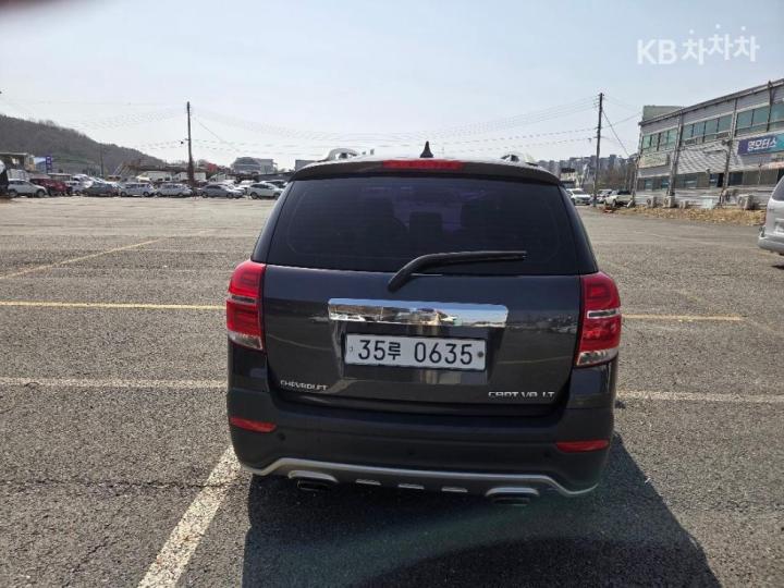 Chevrolet Captiva 2WD LT Premium 4