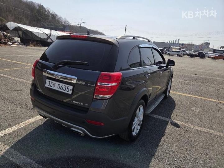 Chevrolet Captiva 2WD LT Premium 5