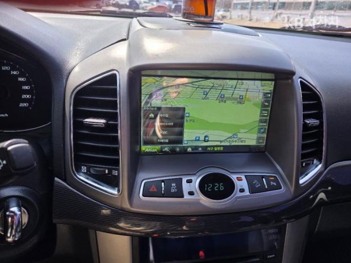 Chevrolet Captiva 2WD LT Premium 8