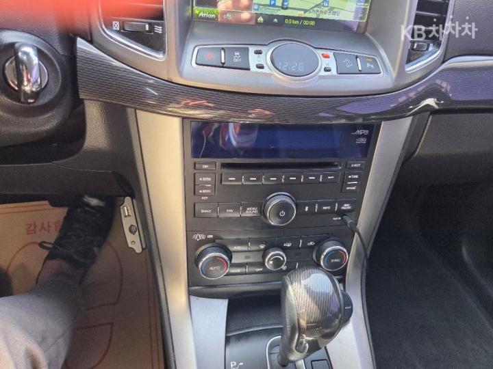 Chevrolet Captiva 2WD LT Premium 9