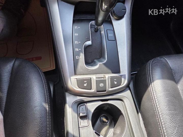 Chevrolet Captiva 2WD LT Premium 10