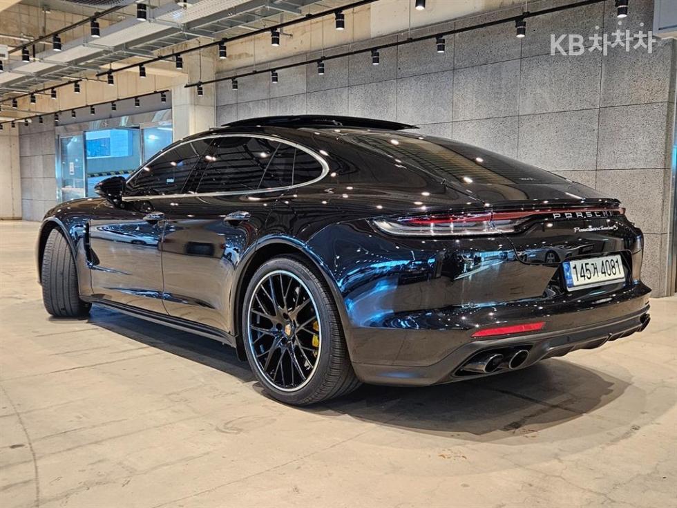 Porsche Panamera — miniaturë 2