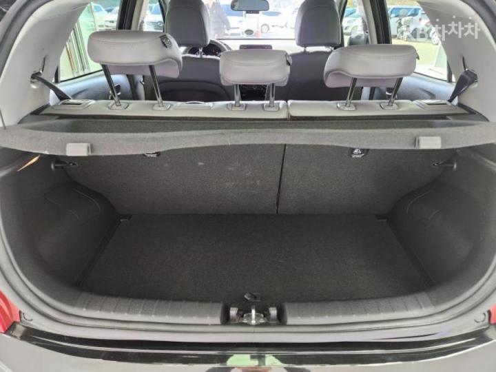 Kia Morning Urban JA 1.0 Gasoline Prestige 8