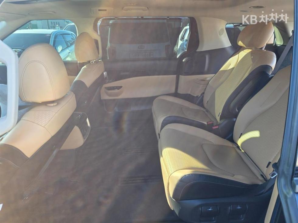 2021 - kia carnival