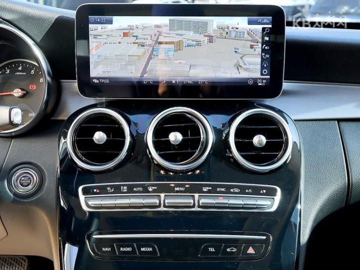 Mercedes-Benz C-Class C200 Avantgarde W205 10