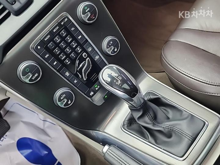 Volvo V40 D4 13 year ~ 9