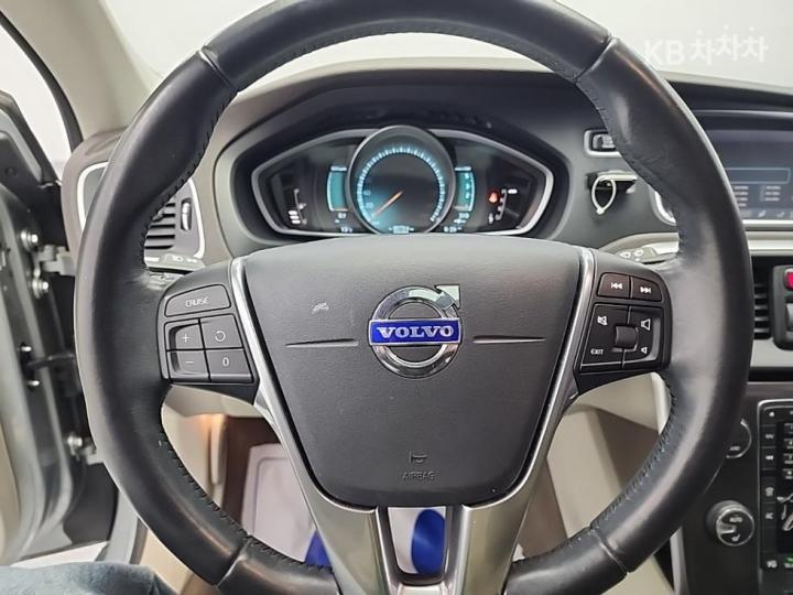 Volvo V40 D4 13 year ~ 10