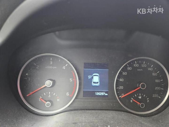 Kia Stonic Diesel 1.6 VGT Trendy 6