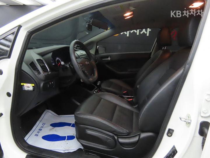 Kia K3 Diesel 1.6 Diesel Deluxe 6